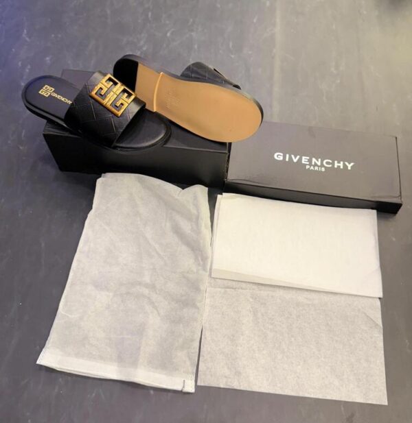 GIVENCHY Slides
