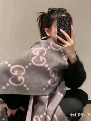 GUCCI WOOLEN MUFFLER